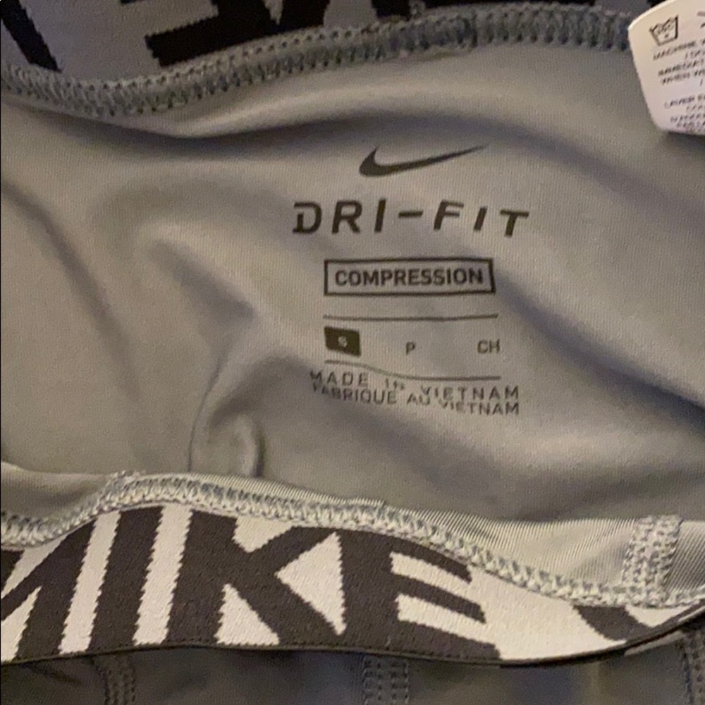 NIKE NWOT